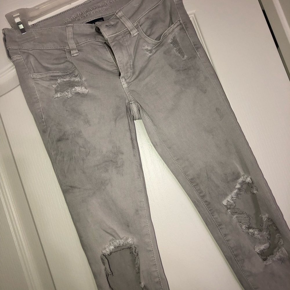 Distressed jeans - Picture 2 of 2